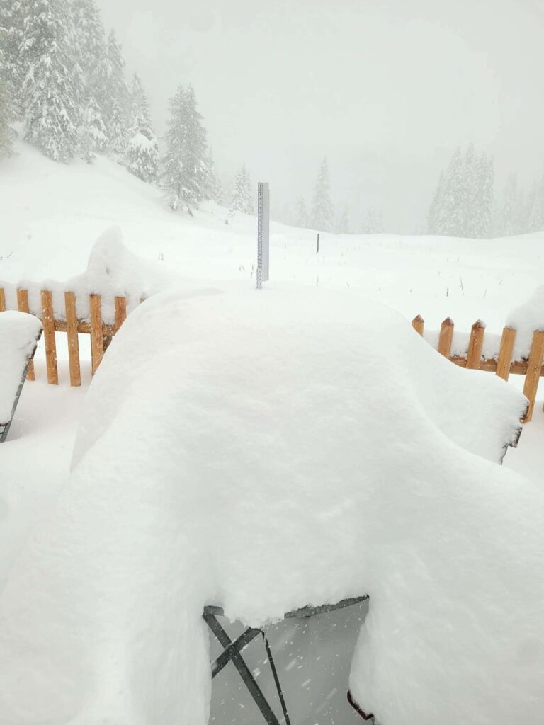 Innerhalb kurzer Zeit bis zu 50 cm am Schneibsteinhaus (13.09.2024, Berchtesgadener Alpen)