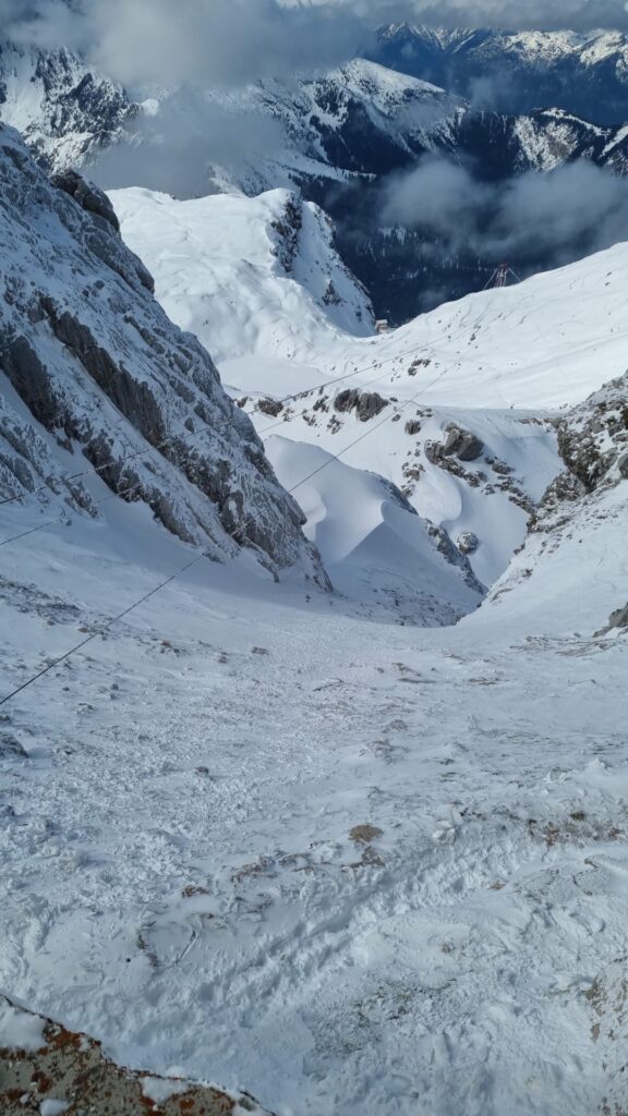 Schneesituation rund um die Meilerhütte (15.09.2024, Werdenfelser Alpen)